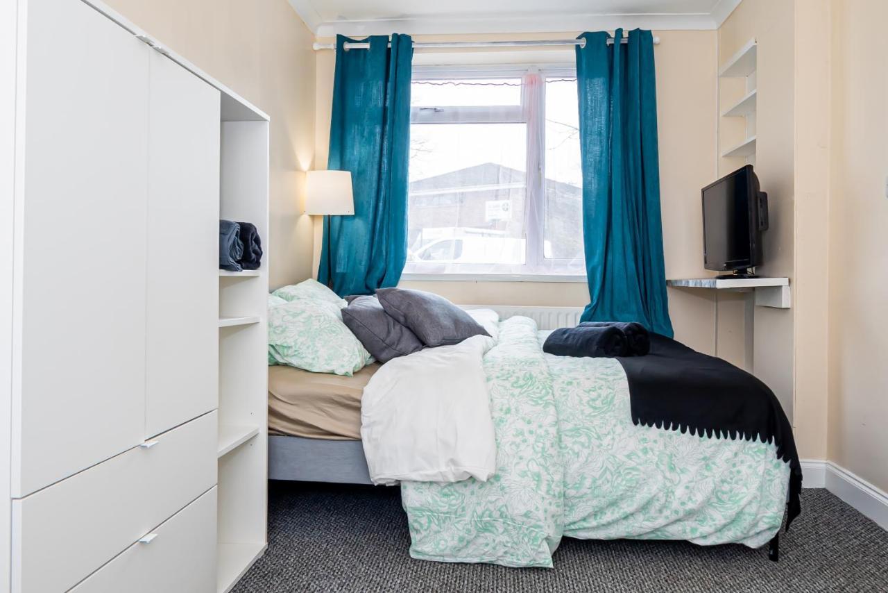 Shirley House 3, Guest House, Self Catering, Self Check In With Smart Locks, Use Of Fully Equipped Kitchen, Close To City Centre, Ideal For Longer Stays, Walking Distance To Bat, 20 Min Drive To Fawley Refinery, Excellent Transport Links Саутгемптон Экстерьер фото