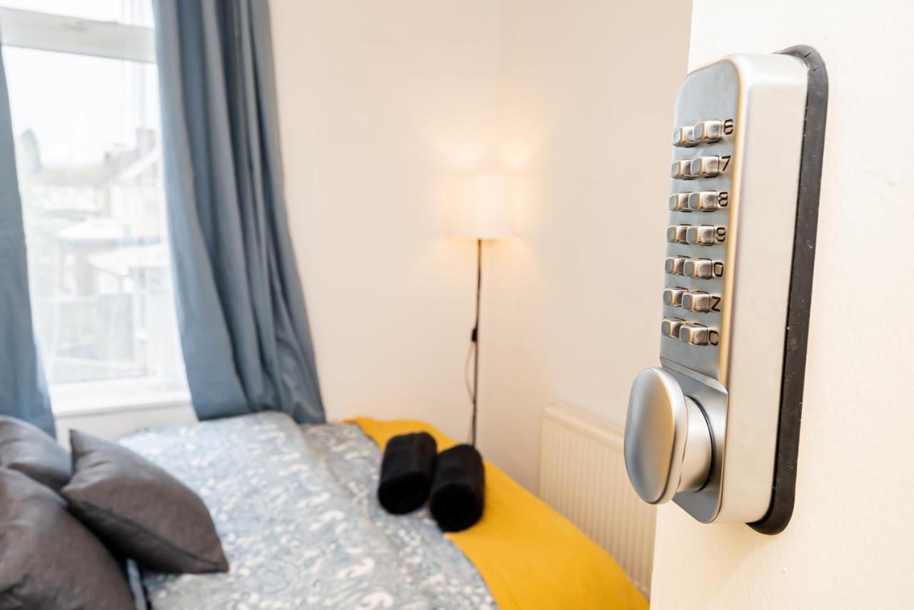 Shirley House 3, Guest House, Self Catering, Self Check In With Smart Locks, Use Of Fully Equipped Kitchen, Close To City Centre, Ideal For Longer Stays, Walking Distance To Bat, 20 Min Drive To Fawley Refinery, Excellent Transport Links Саутгемптон Экстерьер фото