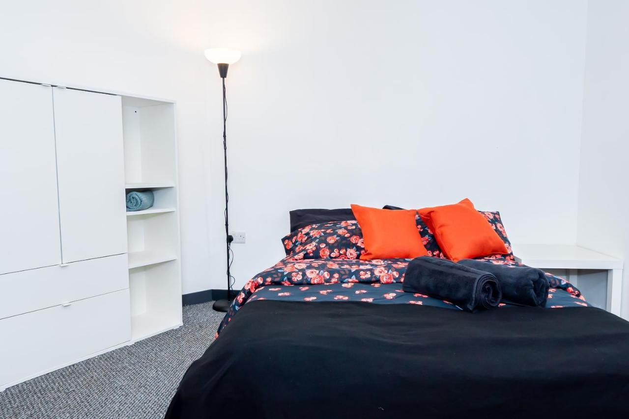 Shirley House 3, Guest House, Self Catering, Self Check In With Smart Locks, Use Of Fully Equipped Kitchen, Close To City Centre, Ideal For Longer Stays, Walking Distance To Bat, 20 Min Drive To Fawley Refinery, Excellent Transport Links Саутгемптон Экстерьер фото