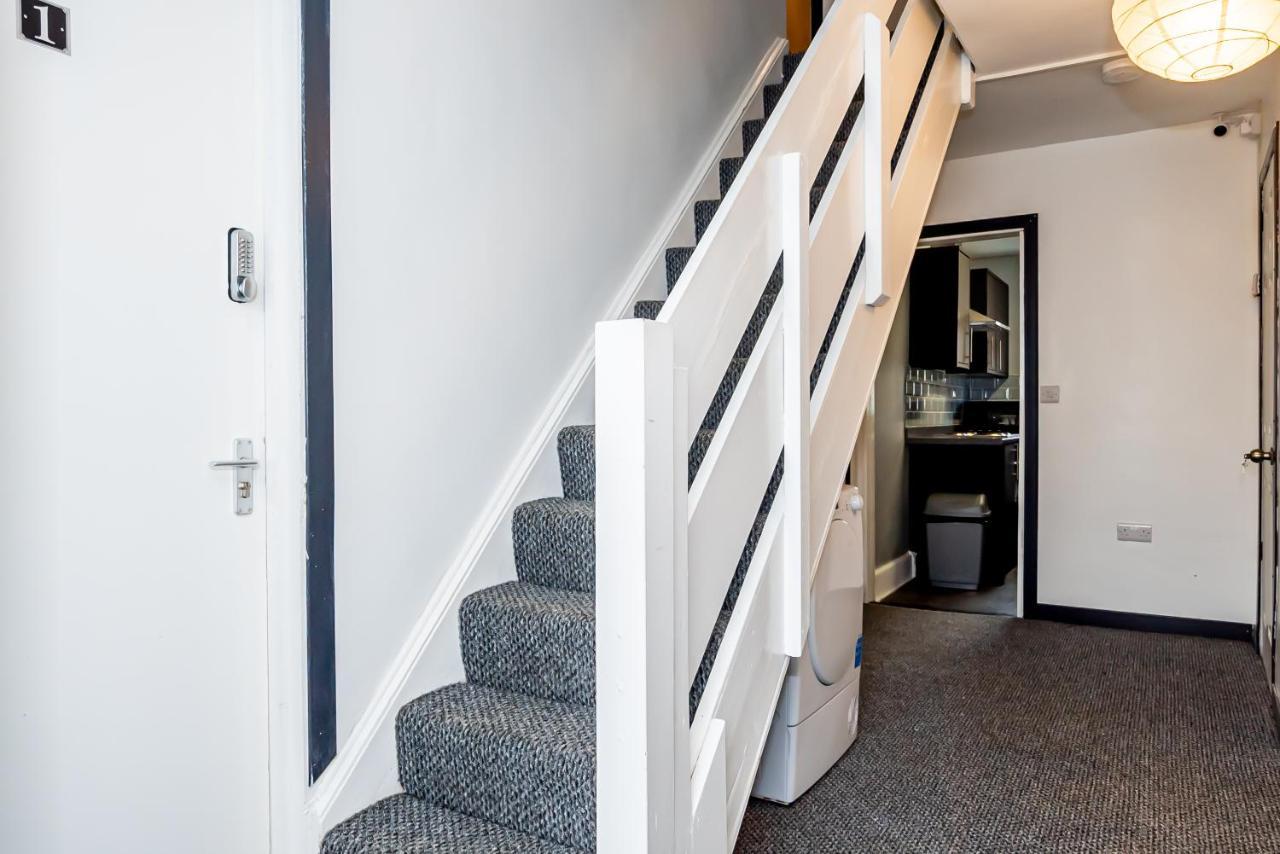Shirley House 3, Guest House, Self Catering, Self Check In With Smart Locks, Use Of Fully Equipped Kitchen, Close To City Centre, Ideal For Longer Stays, Walking Distance To Bat, 20 Min Drive To Fawley Refinery, Excellent Transport Links Саутгемптон Экстерьер фото