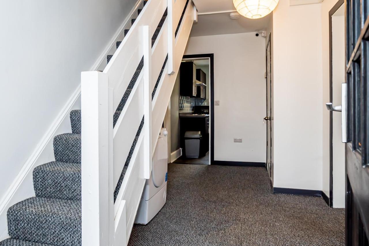 Shirley House 3, Guest House, Self Catering, Self Check In With Smart Locks, Use Of Fully Equipped Kitchen, Close To City Centre, Ideal For Longer Stays, Walking Distance To Bat, 20 Min Drive To Fawley Refinery, Excellent Transport Links Саутгемптон Экстерьер фото